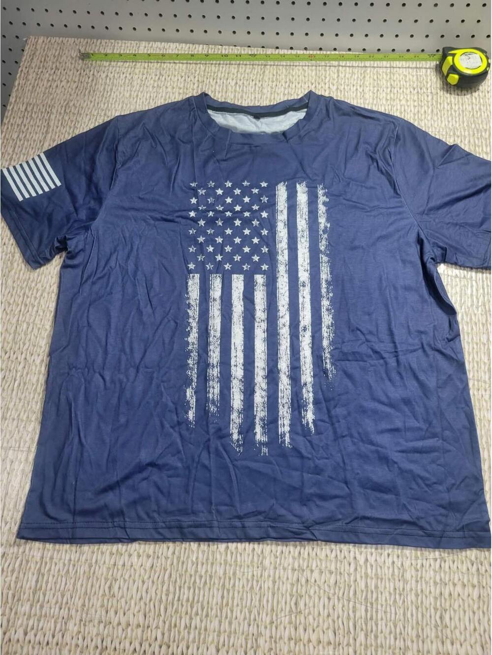 Camiseta Azul Marino con Bandera de EE. UU. (Usada) - Estilo Militar / Casual